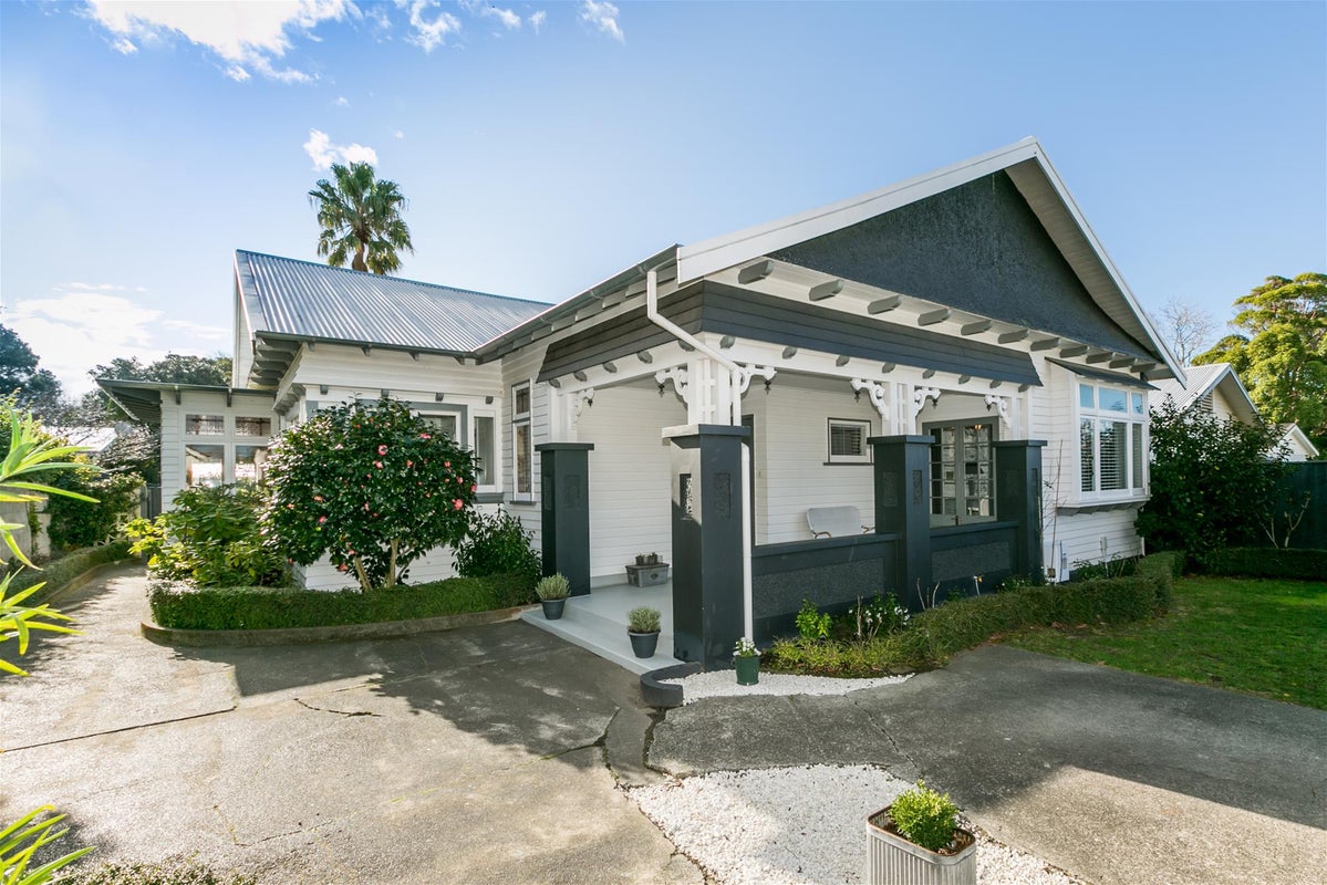 47 Napier Terrace, Hospital Hill, Napier - Carousel 1