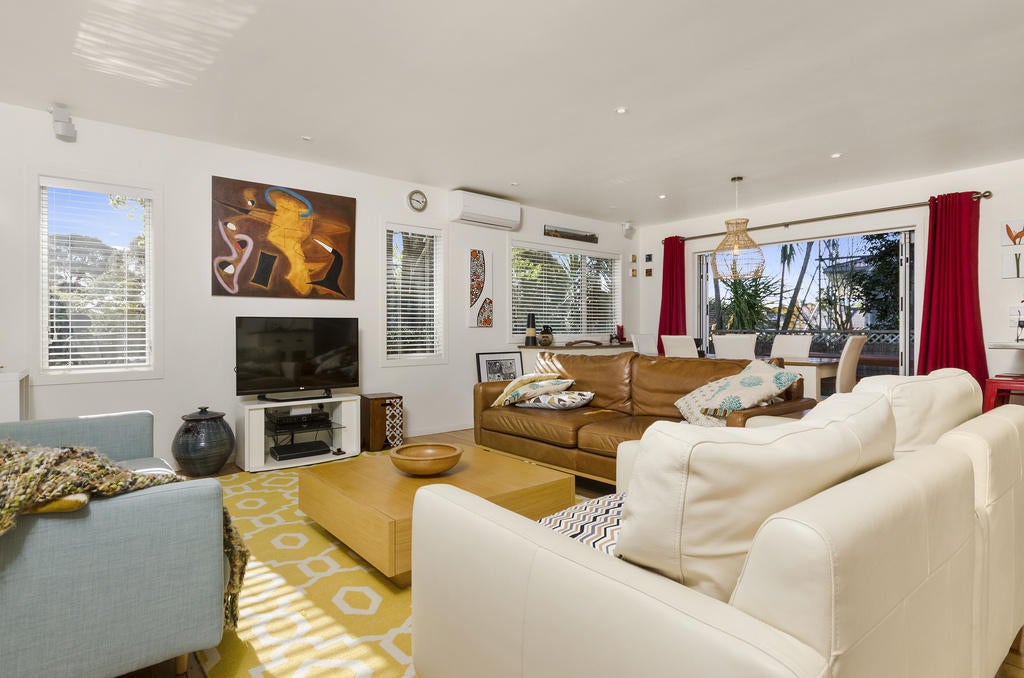2 Shamrock Lane, Te Atatu Peninsula, Auckland - Carousel 2
