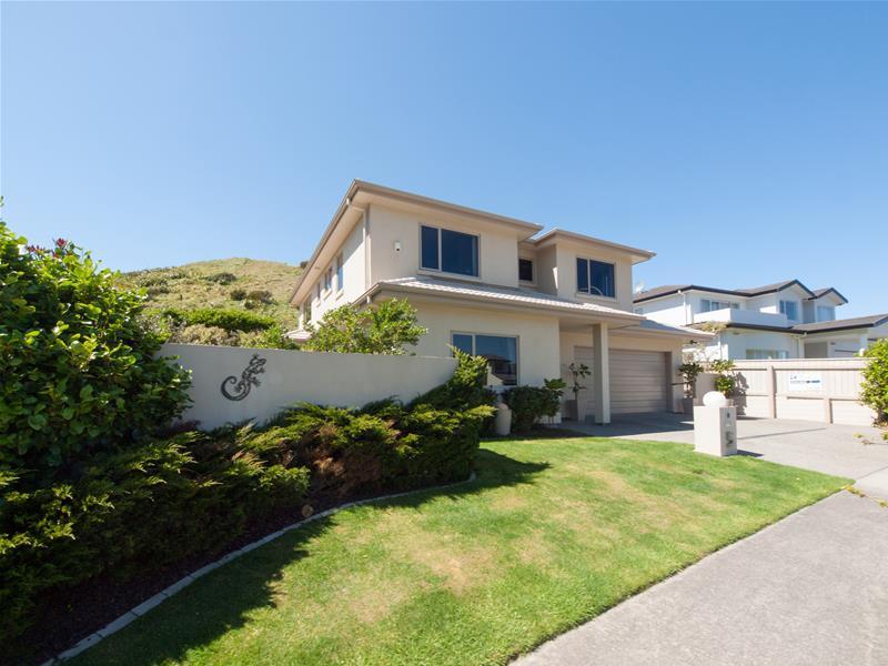 5 Didsbury Grove, Churton Park, Wellington - Carousel 23