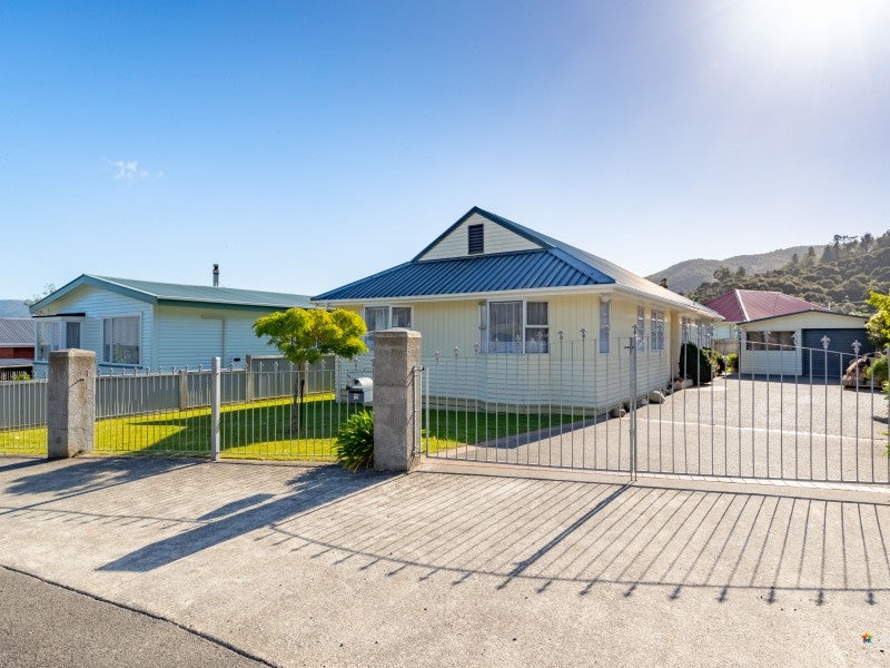 22 Helvetia Grove, Naenae, Lower Hutt - Carousel 1