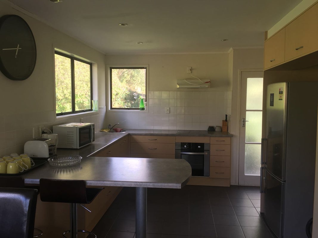 91 Oaktree Avenue, Browns Bay, Auckland - Carousel 2