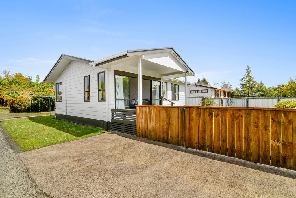 28 Willow Avenue, Hannahs Bay, Rotorua - Carousel 1