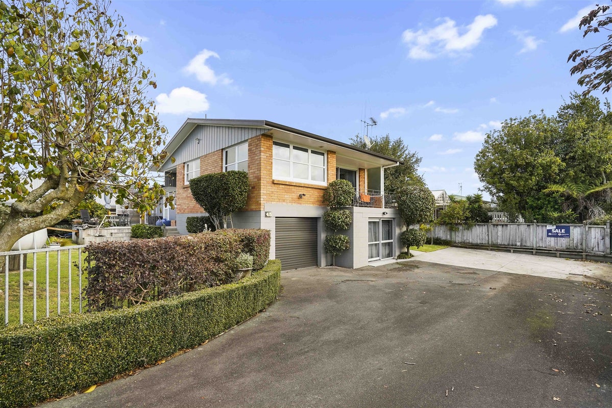 45 Hukanui Road, Fairfield, Hamilton - Carousel 1