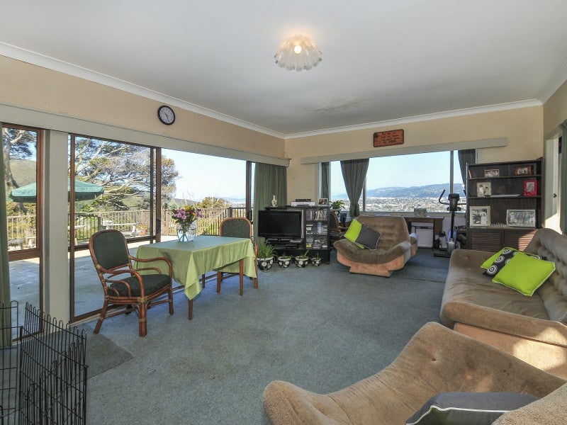 45 Woodvale Grove, Fairfield, Lower Hutt - Carousel 1