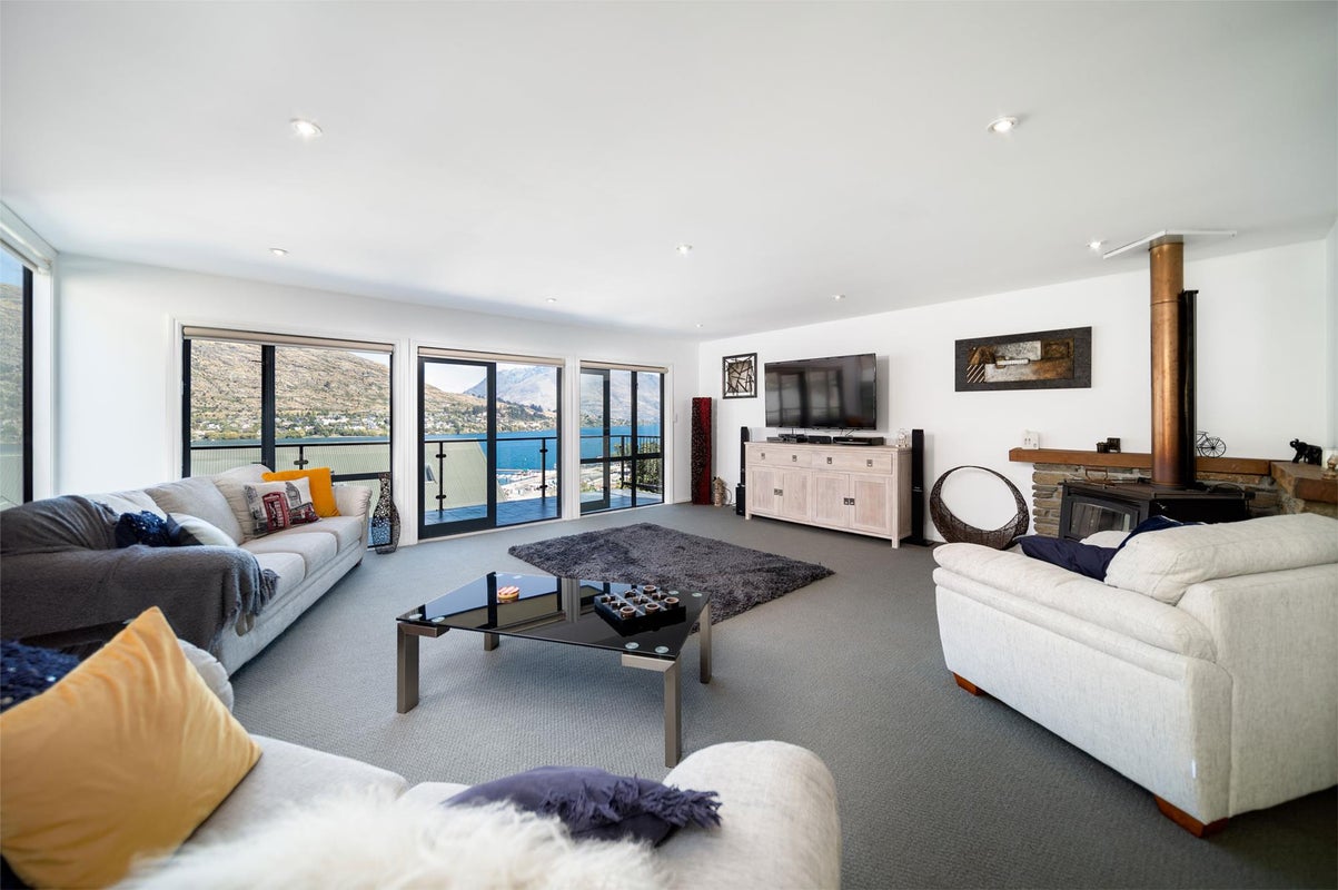 2/6 Marina Drive, Frankton, Queenstown - Carousel 1