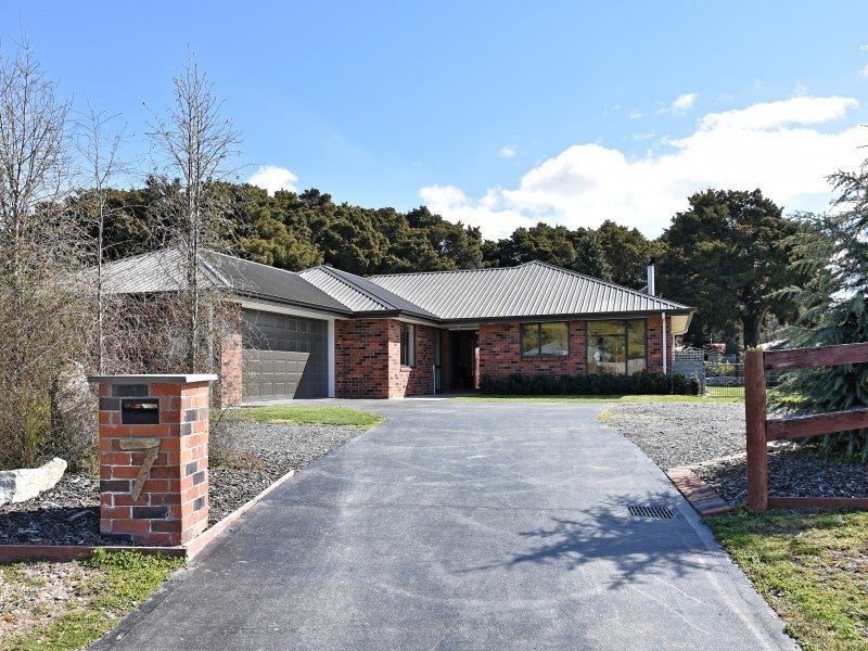 7 Turner Place, Wakefield - Carousel 1