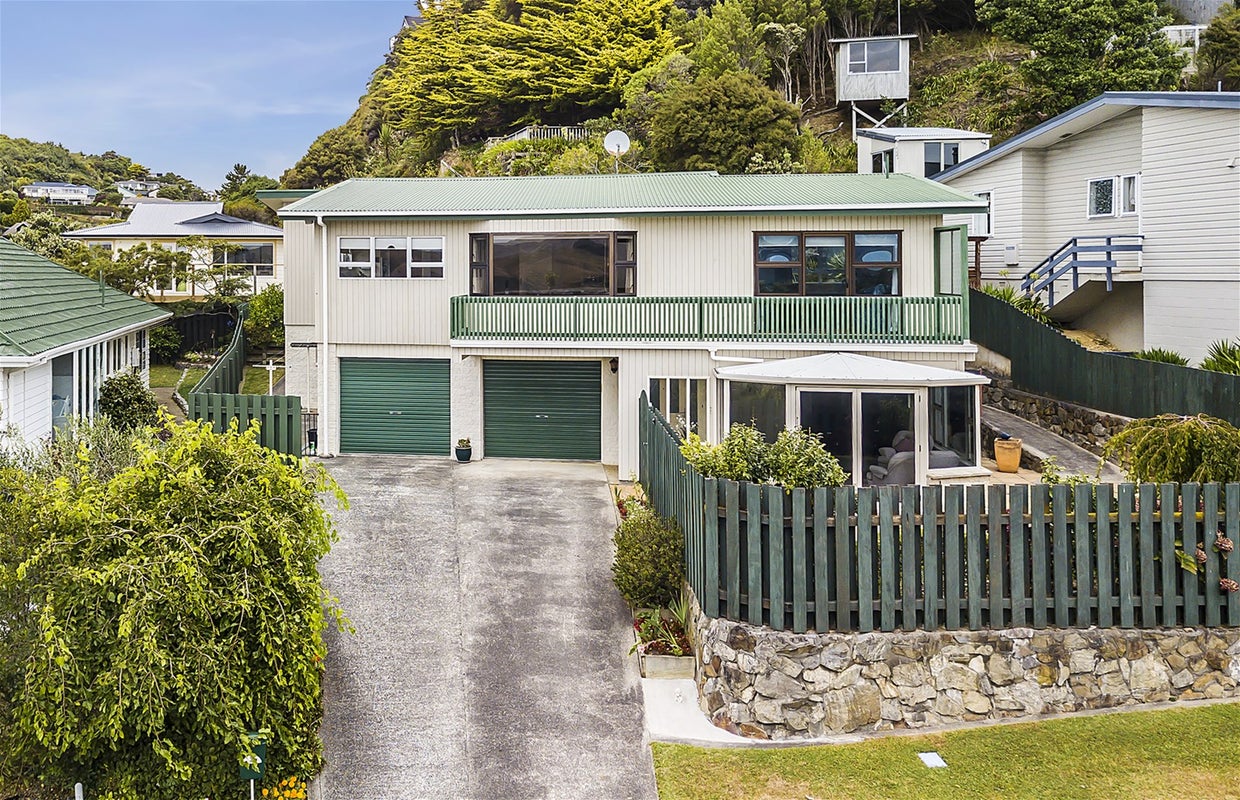 3 Leeward Drive, Whitby, Porirua - Carousel 26