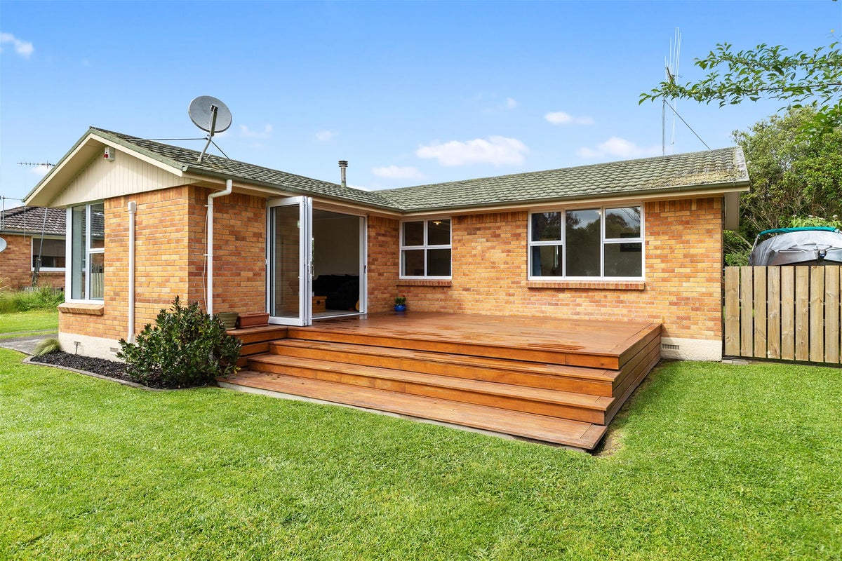 5 Breidis Place, Chartwell, Hamilton - Carousel 1