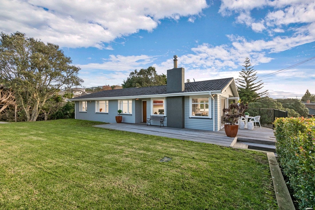 94 Pah Road, Cockle Bay, Auckland - Carousel 1