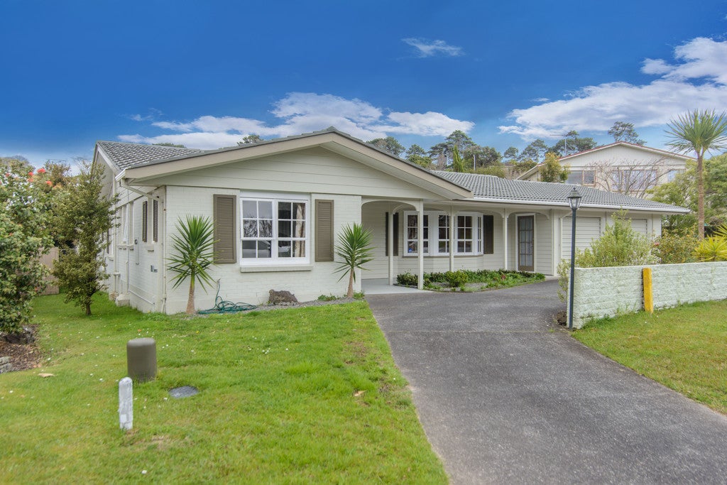 44 Merriefield Avenue, Forrest Hill, Auckland - Carousel 1