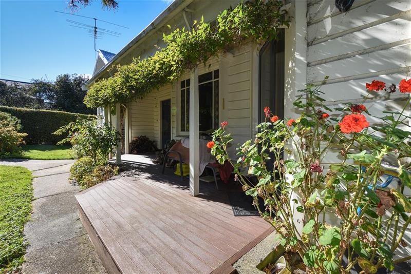 17 Lynwood Avenue, Maori Hill, Dunedin - Carousel 1