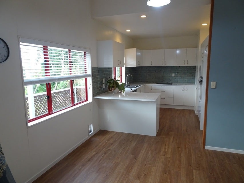 12 Barton Street East, Blockhouse Bay, Auckland - Carousel 2