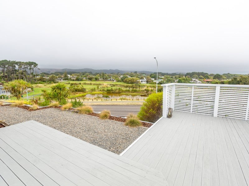 143 Weggery Drive, Waikanae Beach, Waikanae - Carousel 2