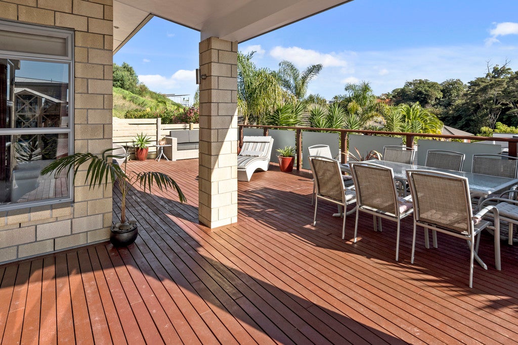 198 Castlewold Drive, Bethlehem, Tauranga - Carousel 2