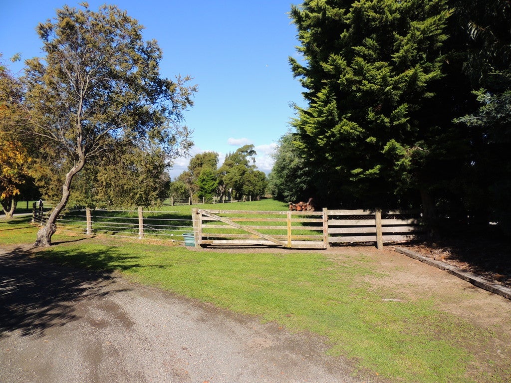40 Loop Line, Masterton - Carousel 26