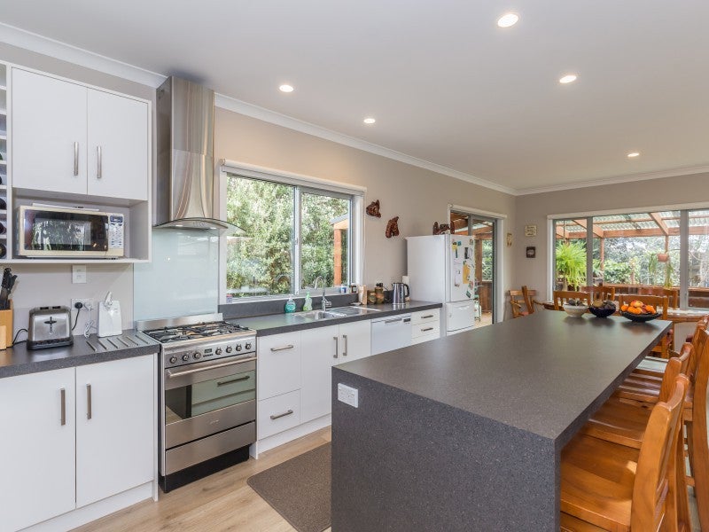 575A Waitarere Beach Road, Waitarere Beach, Levin - Carousel 2