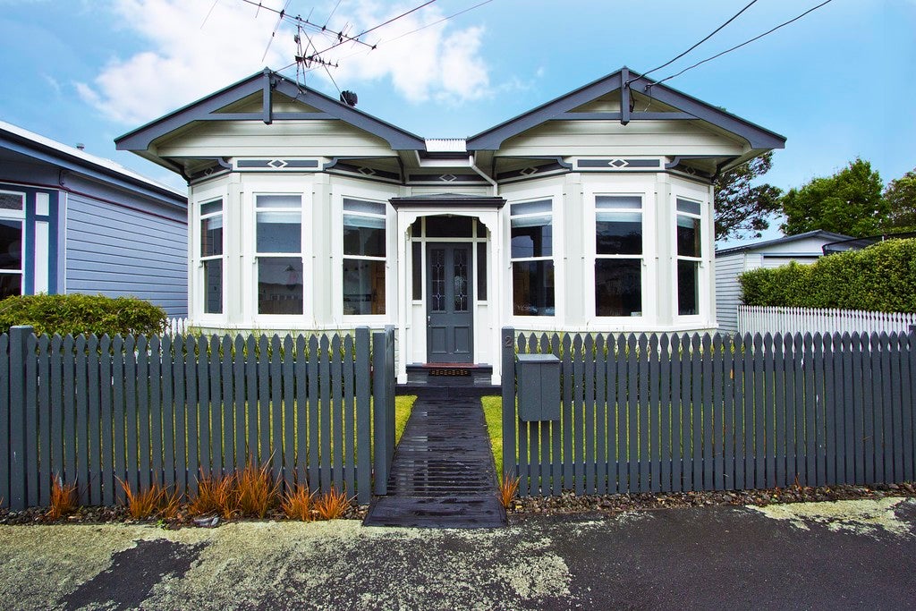 2 John Street, Petone, Lower Hutt - Carousel 1