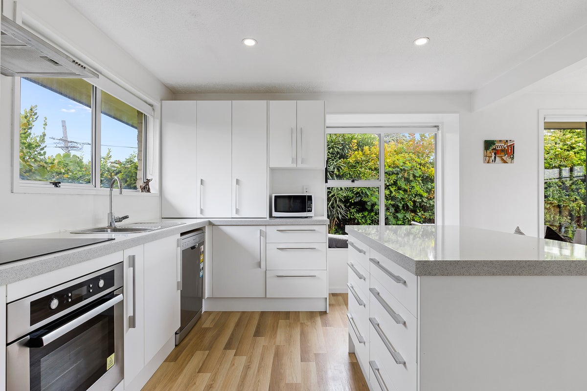 1/121 Rocking Horse Road, Southshore, Christchurch - Carousel 1