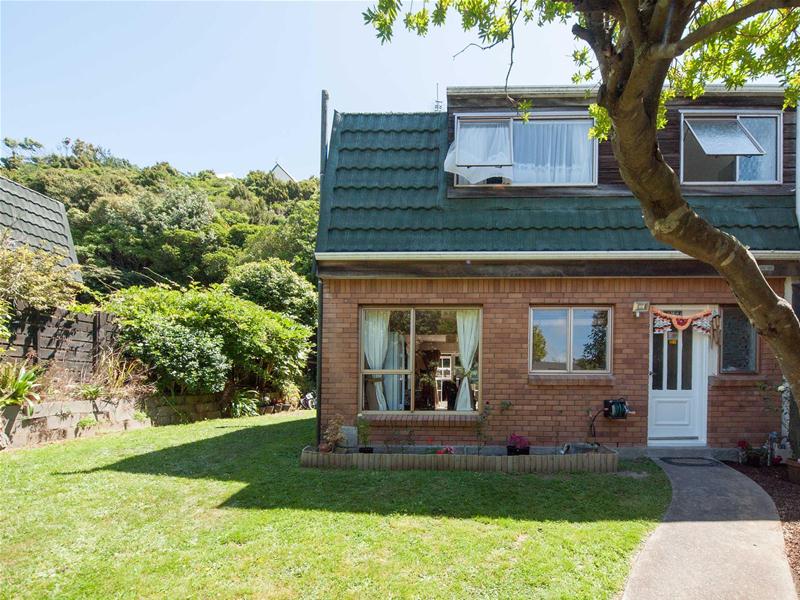 91 Churton Drive, Churton Park, Wellington - Carousel 1