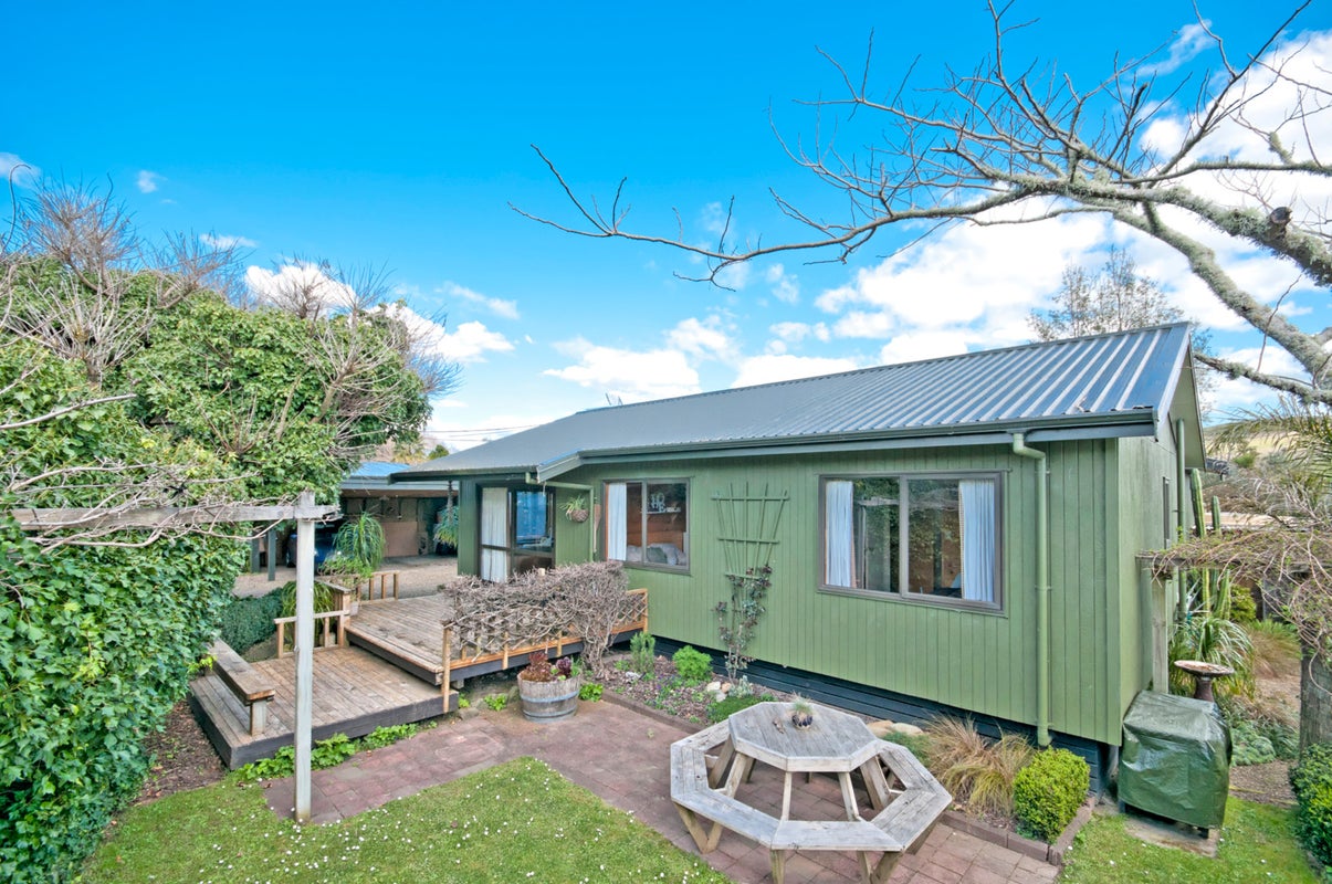 9 Cane Road, Waimauku, Waimauku - Carousel 1
