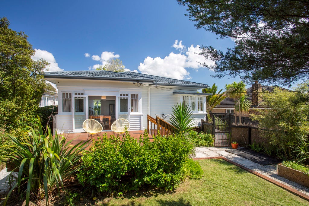 26 Wattle Street, New Lynn, Auckland - Carousel 1