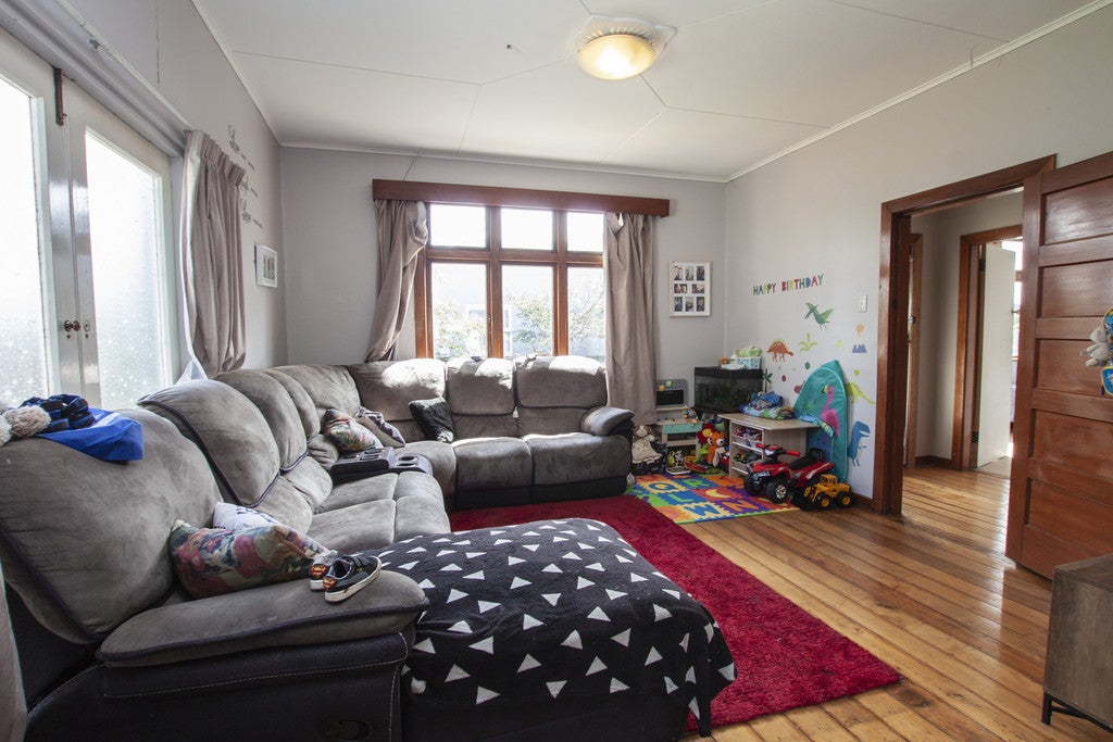 38 Harvey Street, Grasmere, Invercargill - Carousel 2