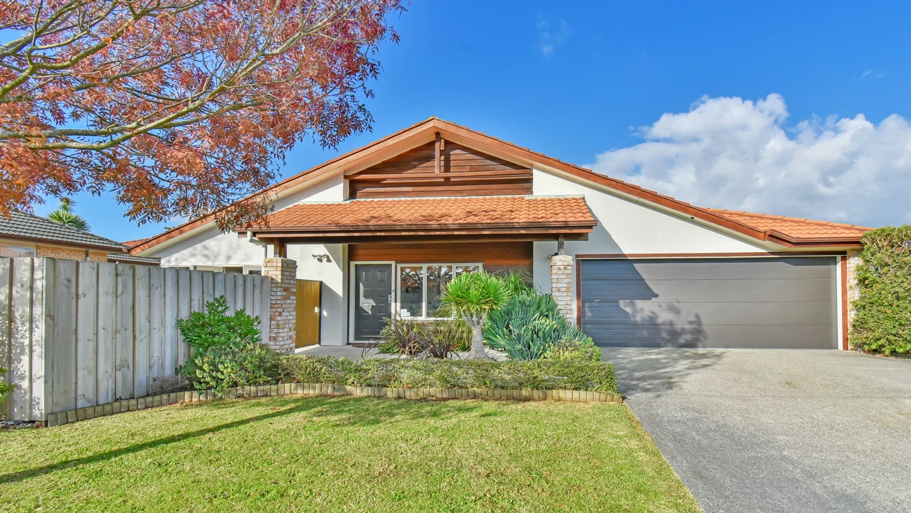 69 Riverton Drive, Randwick Park, Auckland - Carousel 1
