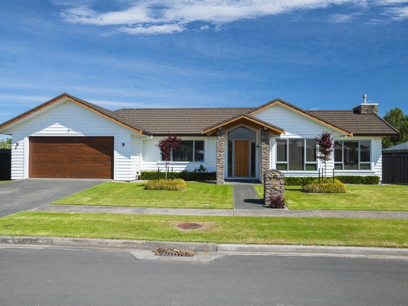 5 Sterling Park, Lytton West, Gisborne - Carousel 1