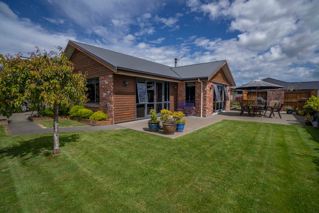 100 Gimblett Court, Waikiwi, Invercargill - Carousel 1