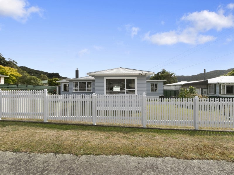 3 Kent Street, Wainuiomata, Lower Hutt - Carousel 21