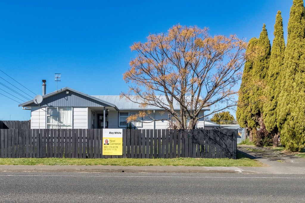 41 Diaz Drive, Flaxmere, Hastings - Carousel 1