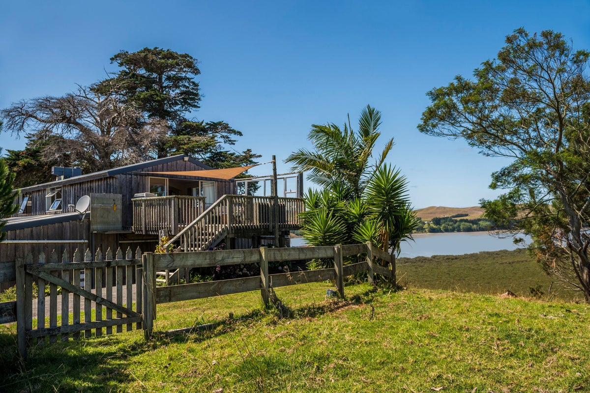 47 Karepo Lane, Pahi, Paparoa - Carousel 1