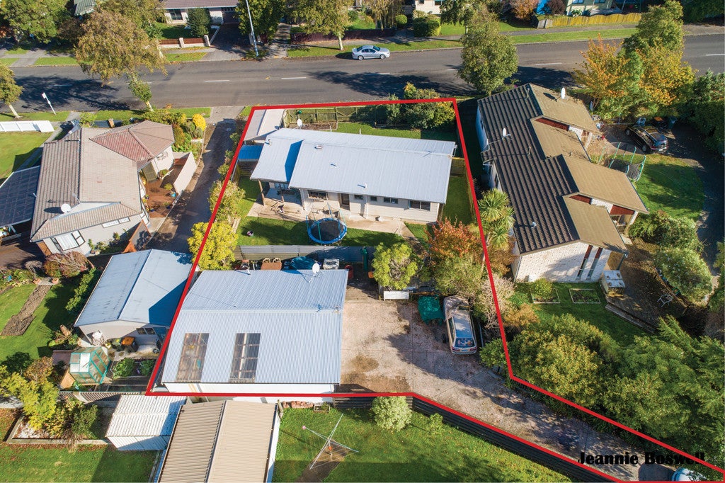 25 Chadwick Place, Highbury, Palmerston North - Carousel 1