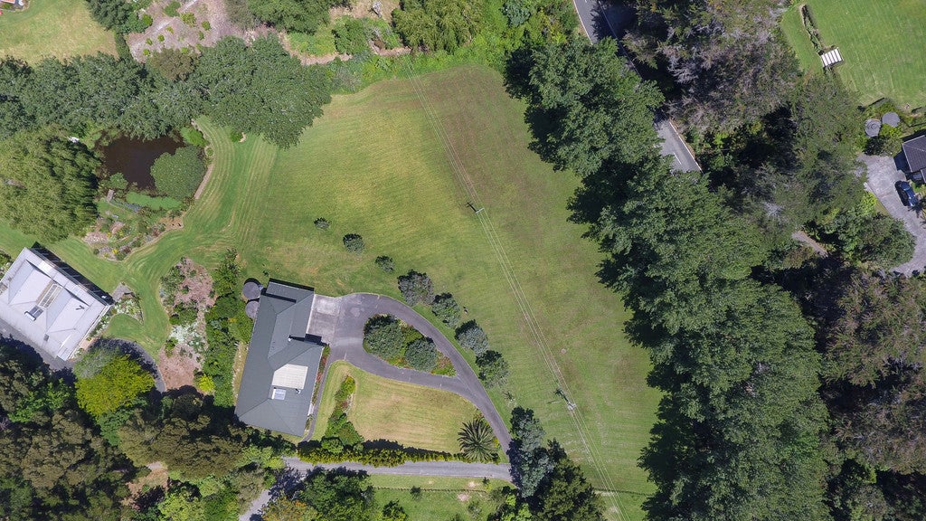 11 Hobbs Road, Matakatia, Whangaparaoa - Carousel 1
