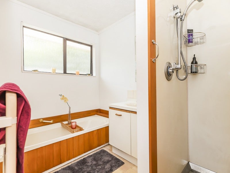 1/7 Tawa Street, Tawa, Wellington - Carousel 19