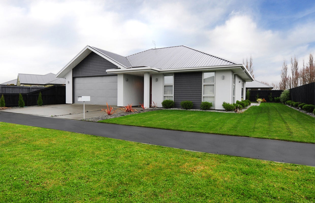 33 Somerville Crescent, Aidanfield, Christchurch - Carousel 2