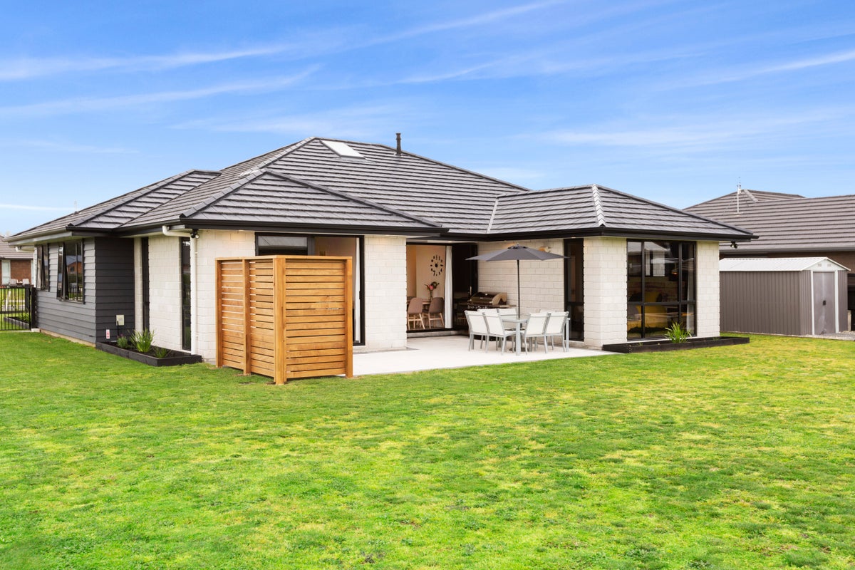 18 West Thompson Street, Leamington, Cambridge - Carousel 1