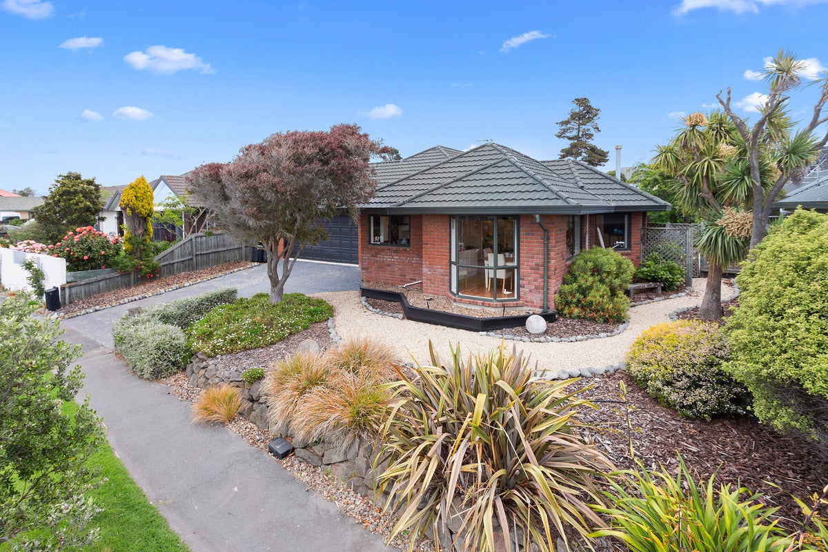 43 Orlando Crescent, Waimairi Beach, Christchurch - Carousel 1