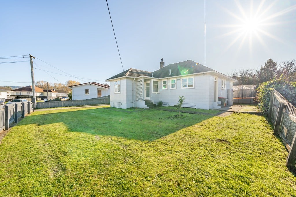 23 Strand Crescent, Naenae, Lower Hutt - Carousel 2