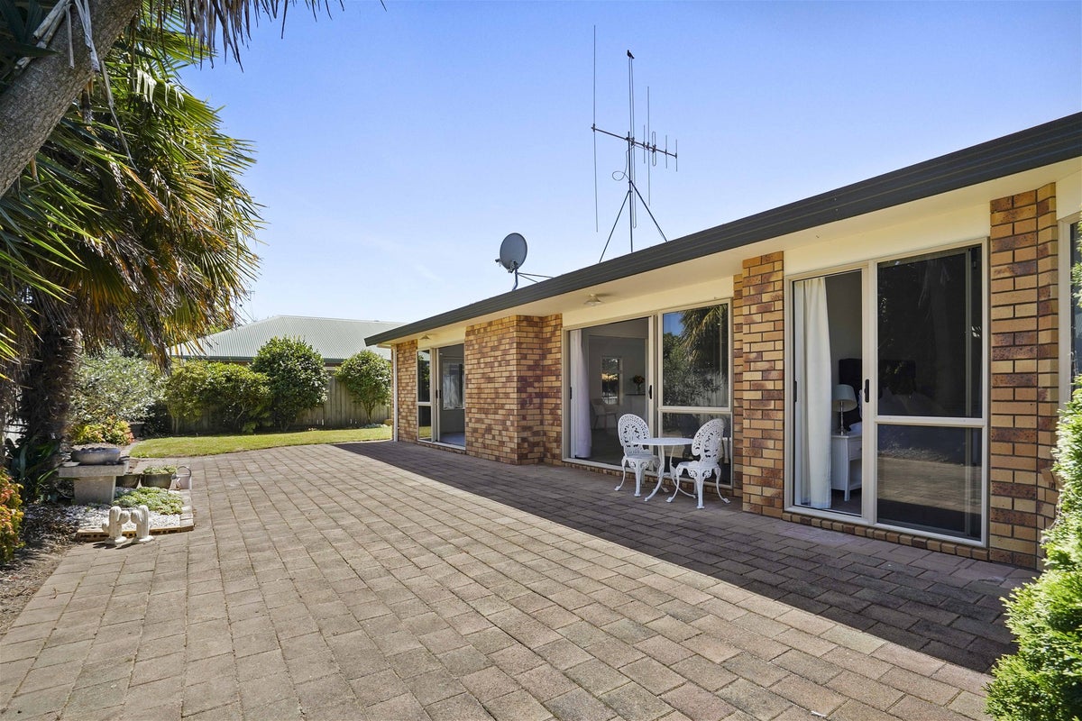 37 Cate Road, Rototuna North, Hamilton - Carousel 2