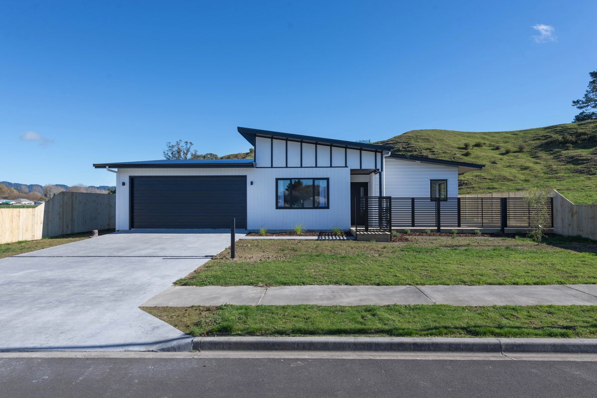 22 Pioneer Road, Ngongotaha, Rotorua - Carousel 1