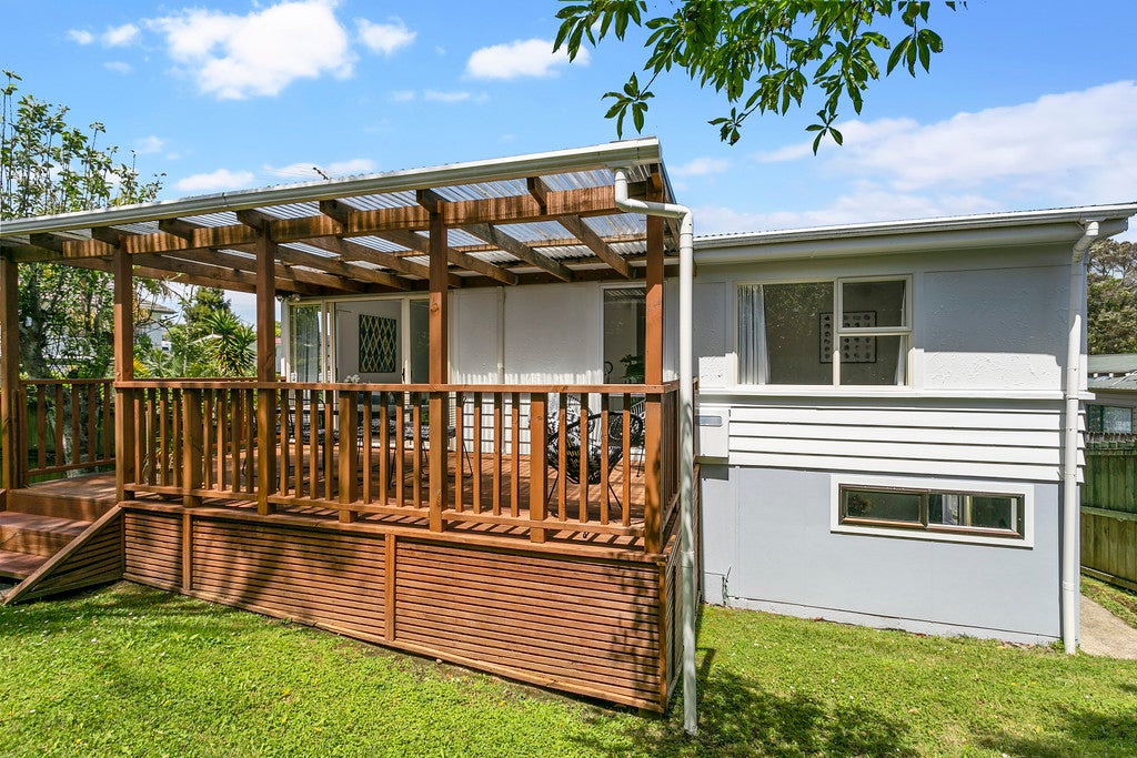 36 Stottholm Road, Titirangi, Auckland - Carousel 1