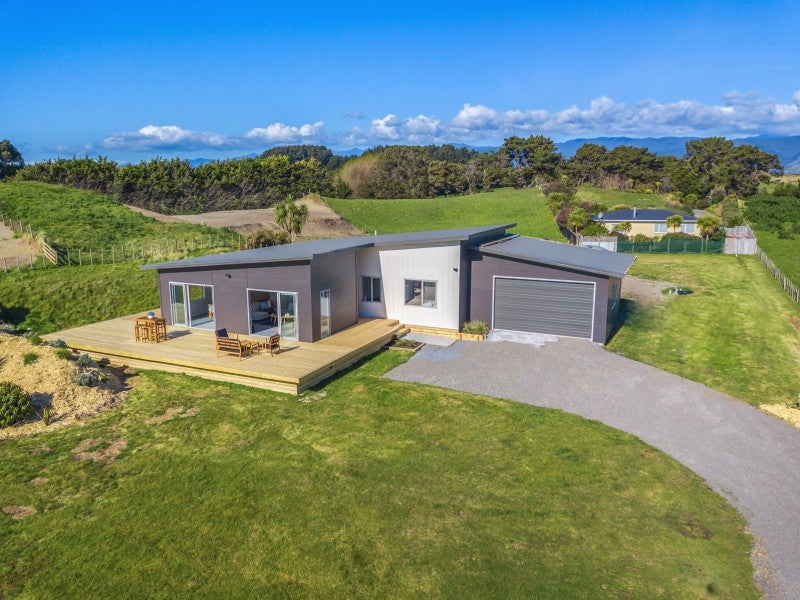 42A Strathnaver Drive, Waikawa Beach, Horowhenua - Carousel 21