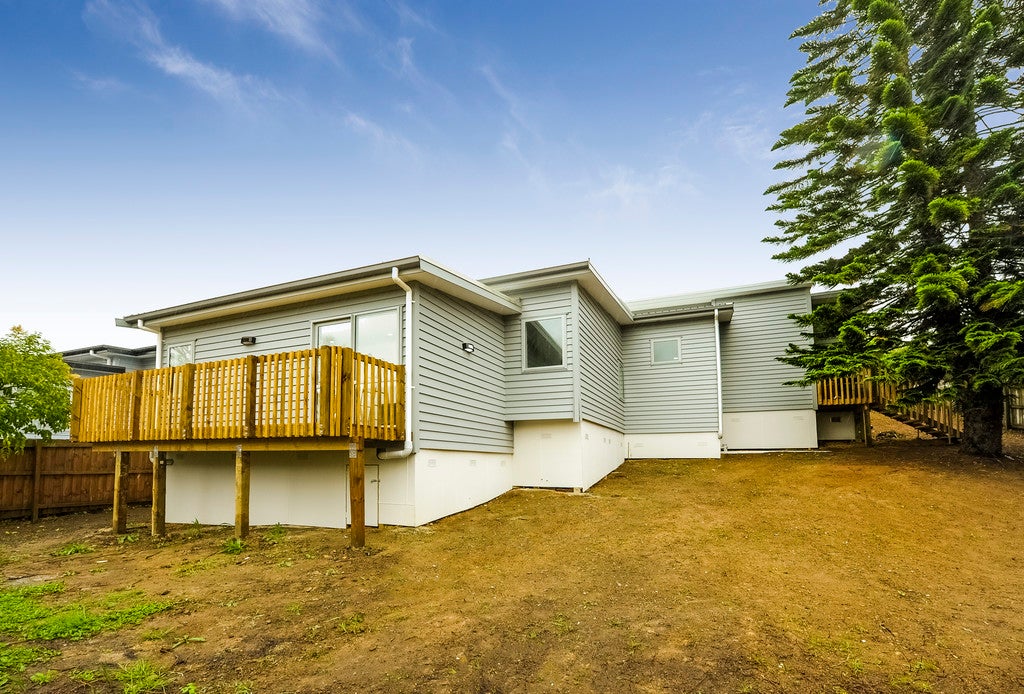 52A Mary Dreaver Street, New Windsor, Auckland - Carousel 1