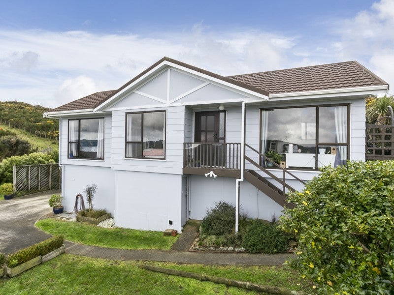 118 Montgomery Avenue, Karori, Wellington - Carousel 1