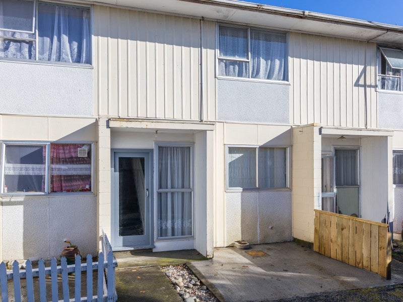 3/100 Martin Street, Wallaceville, Upper Hutt - Carousel 2