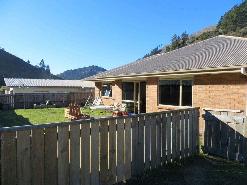 4 Cummins Street, The Brook, Nelson - Carousel 1