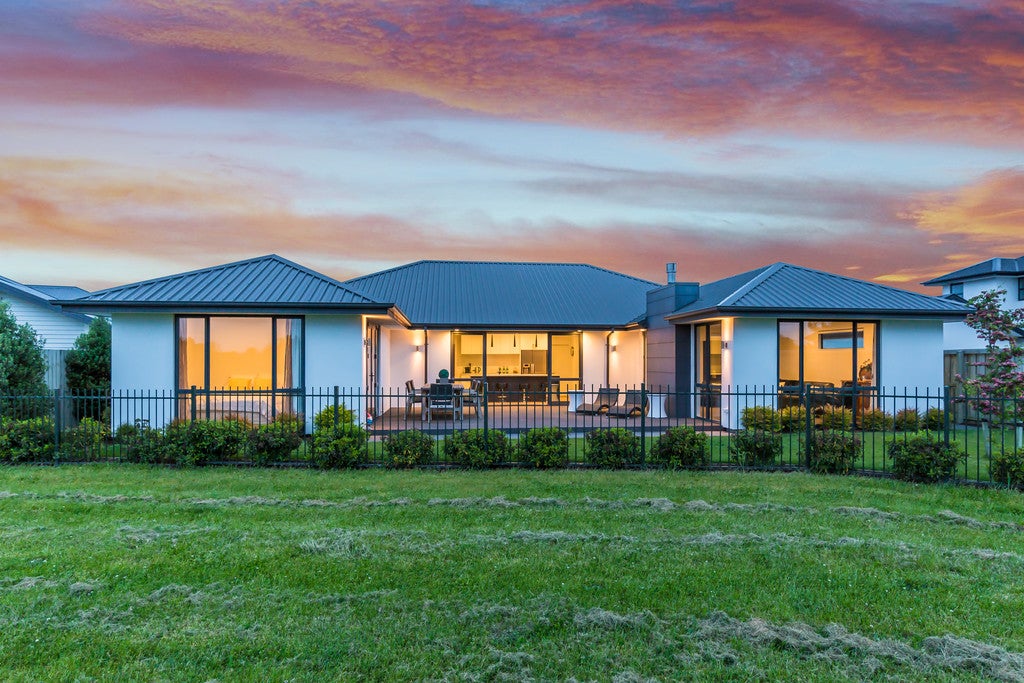39 Euphrasie Drive, Aidanfield, Christchurch - Carousel 1