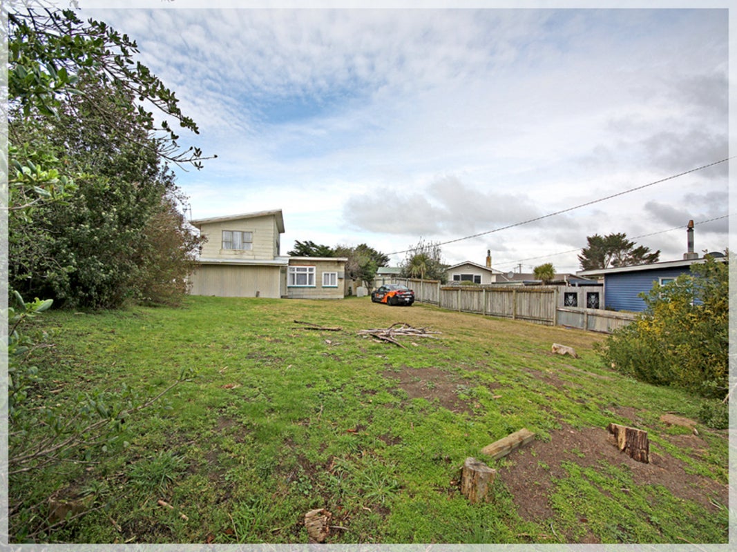 13 Signal Street, Foxton Beach, Foxton - Carousel 19
