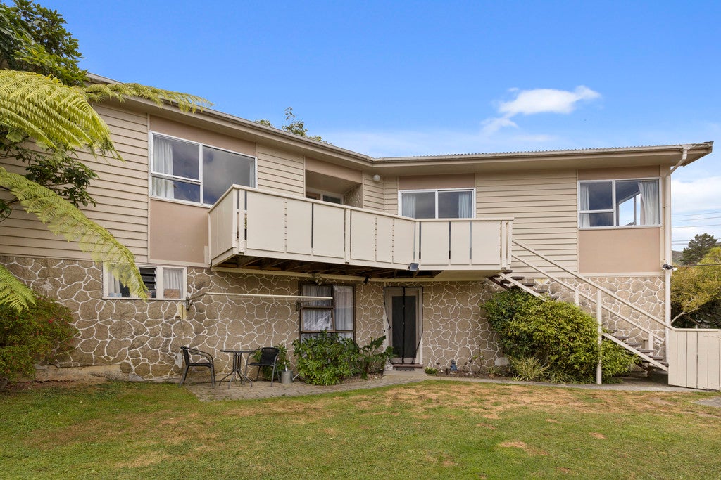 5 Lowry Crescent, Stokes Valley, Lower Hutt - Carousel 20